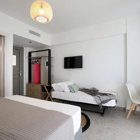 Aparthotel Almyra Seafront