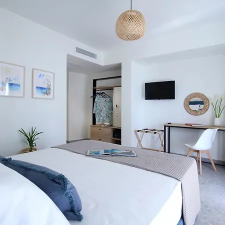 Almyra Seafront Апарт-отель Лигия